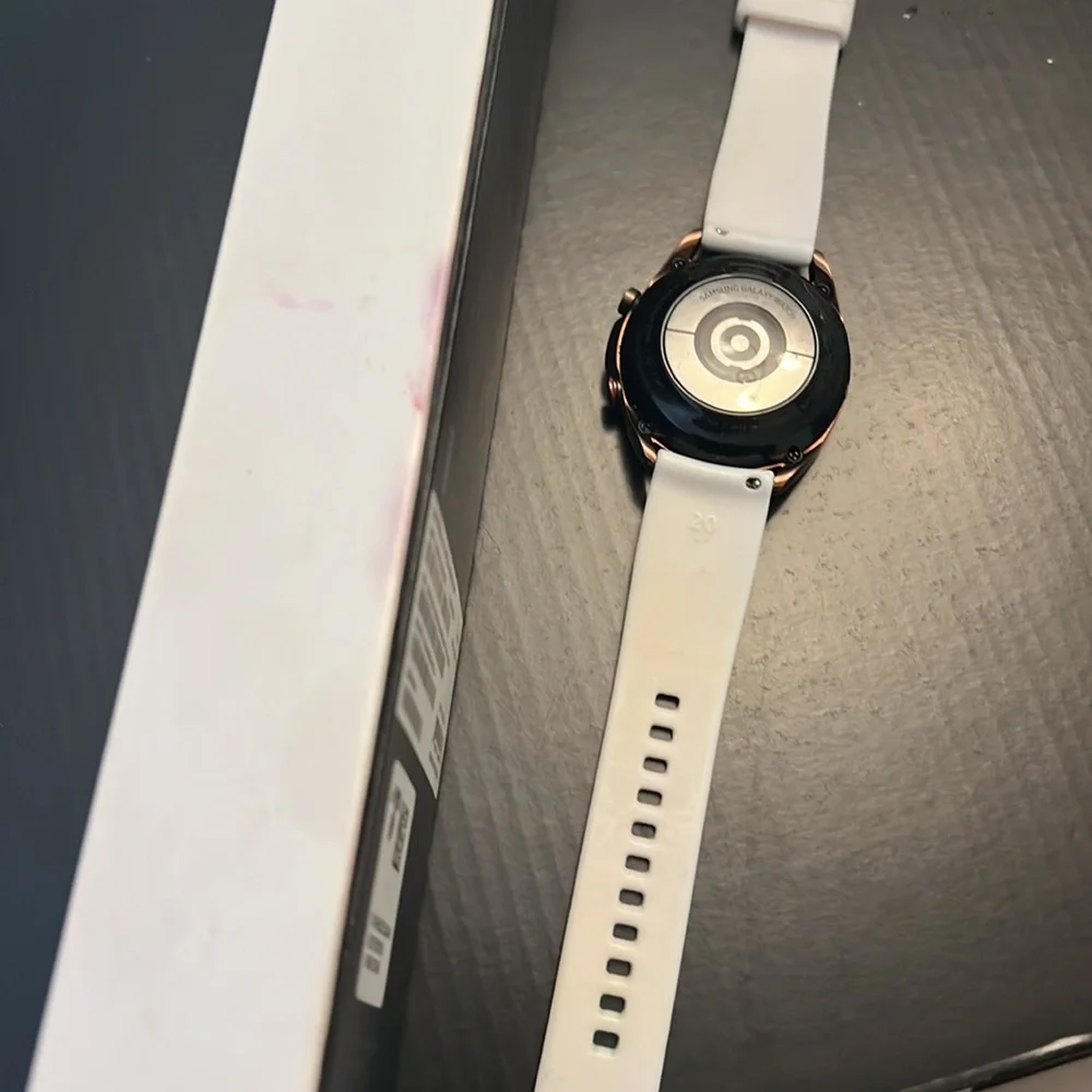 Samsung Galaxy 3 41mm W\charger and new band